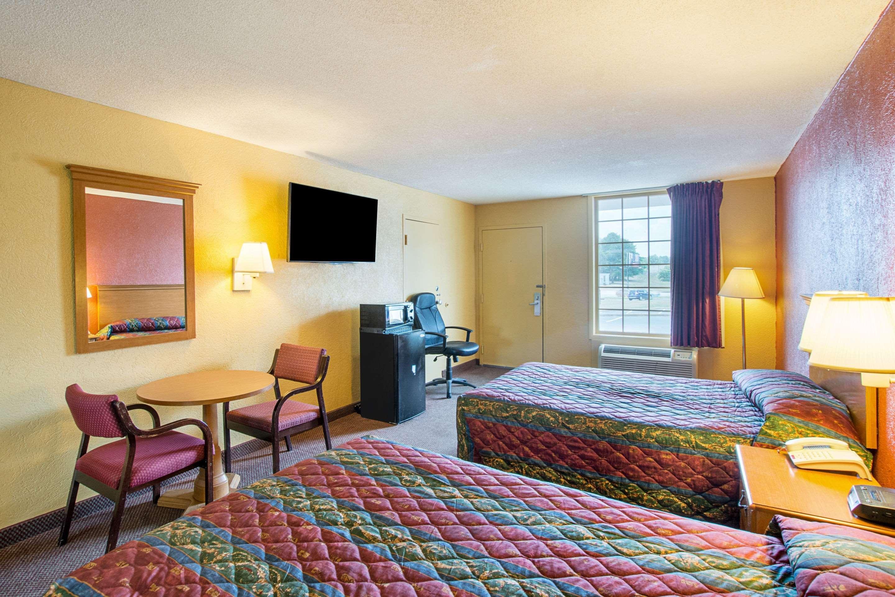 Orangeburg Inn & Suites Exterior foto