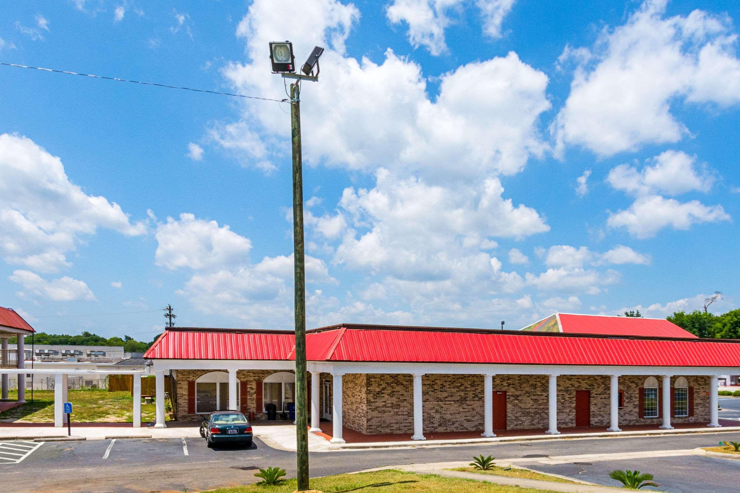 Orangeburg Inn & Suites Exterior foto