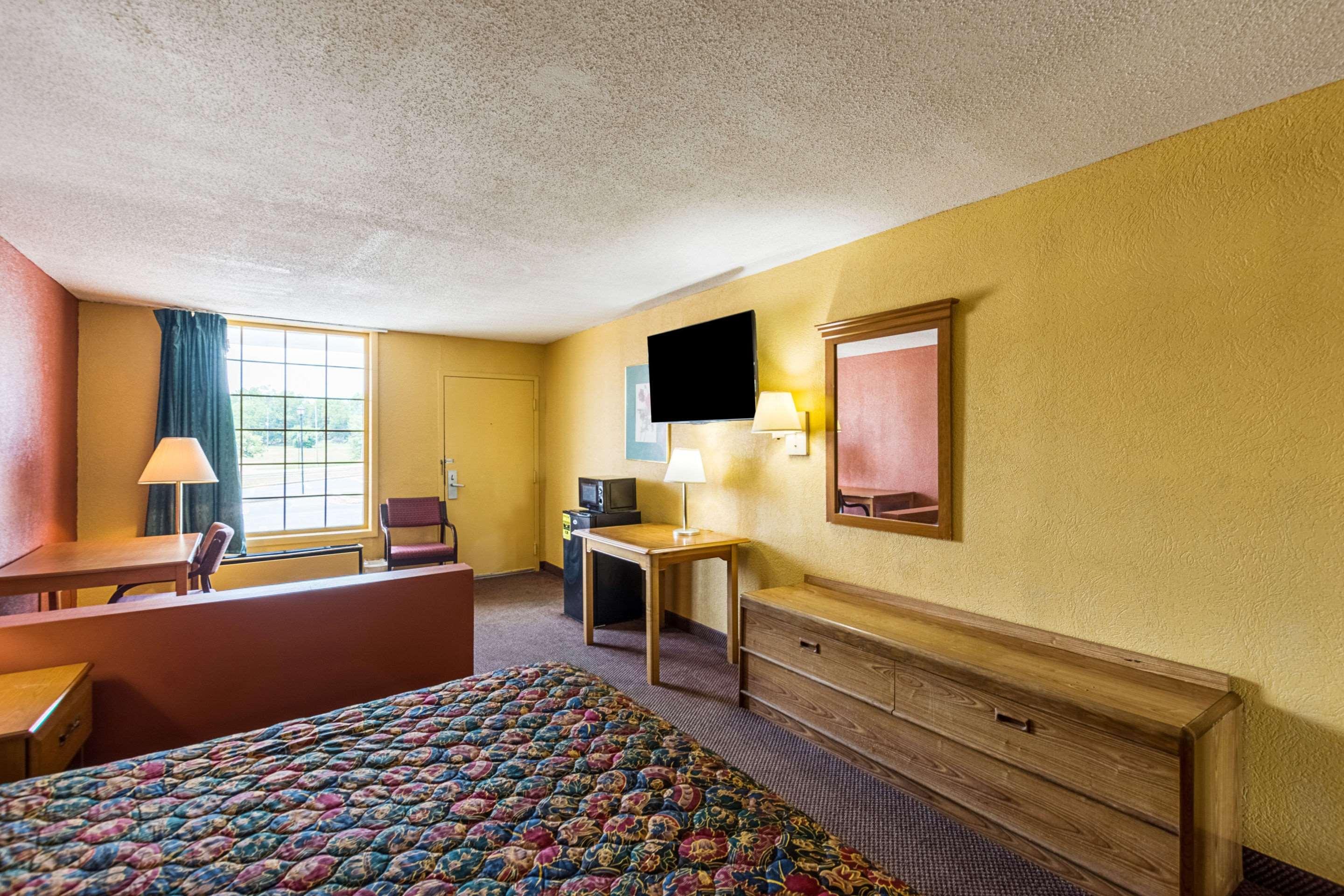 Orangeburg Inn & Suites Exterior foto