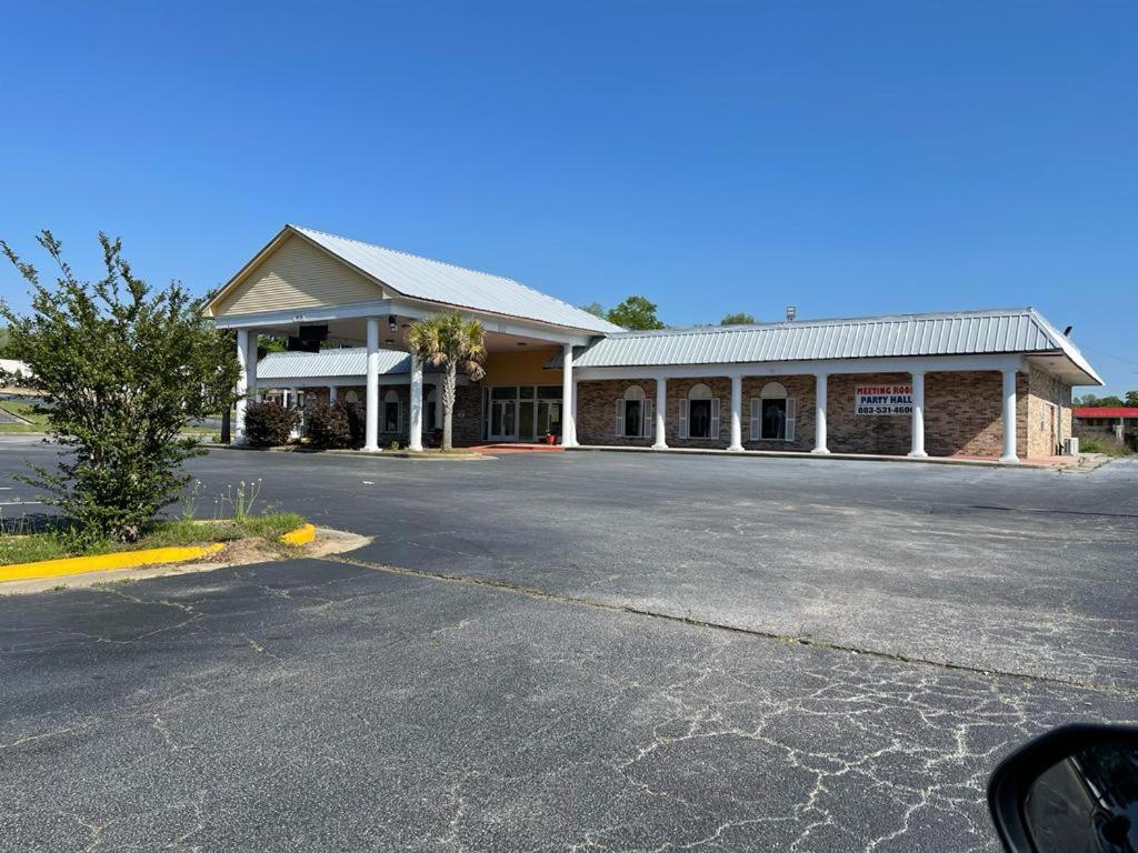 Orangeburg Inn & Suites Exterior foto