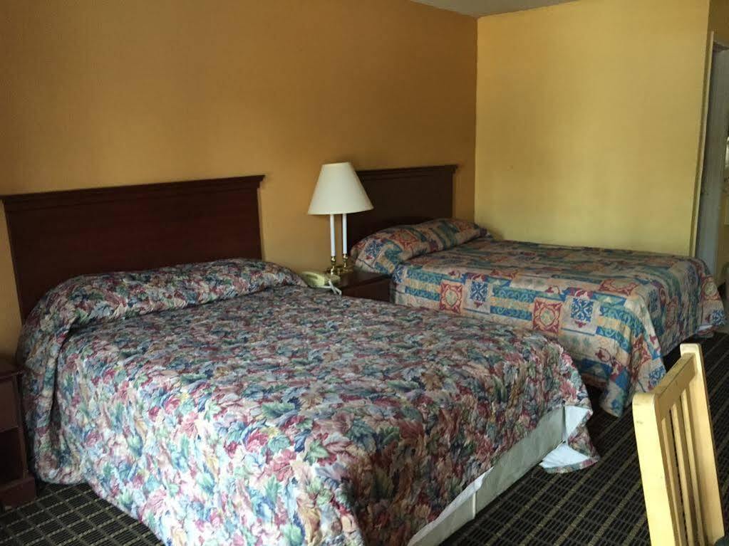 Orangeburg Inn & Suites Exterior foto